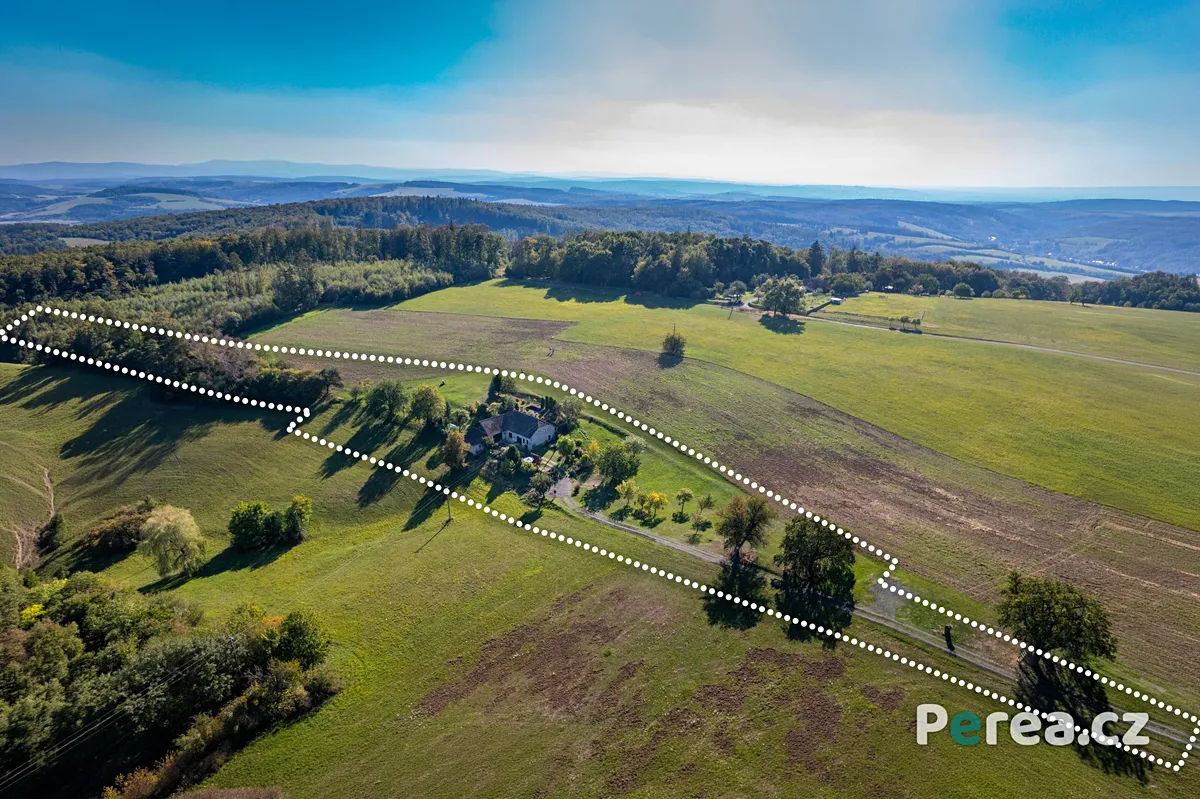 Prodej rodinného domu 93 m², pozemek 6424 m²